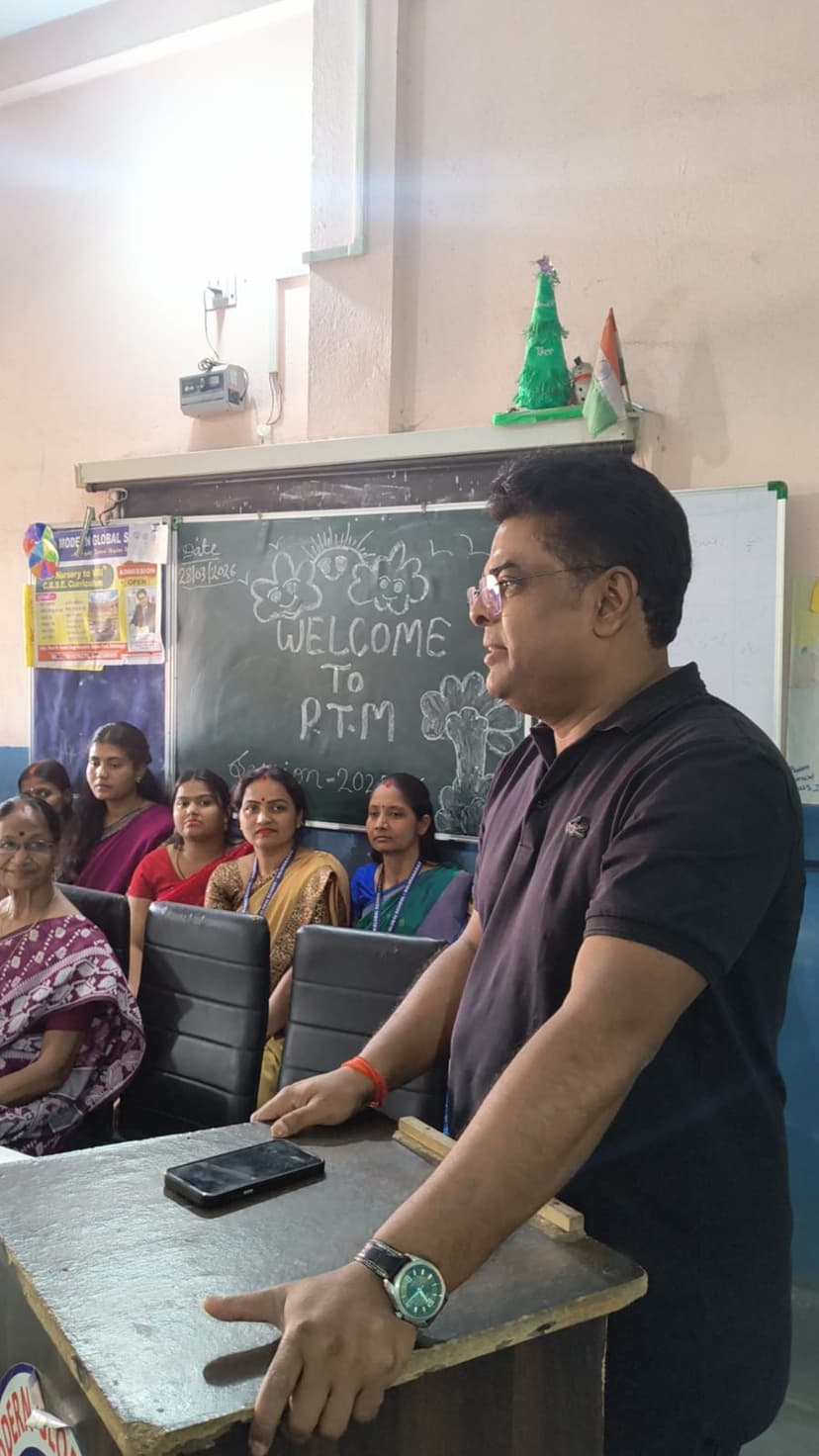 Director Addressing PTM Crowd